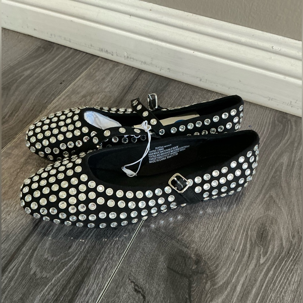 Women’s  Issa Rhinestone Ballet Flat. - Picture 13 of 16